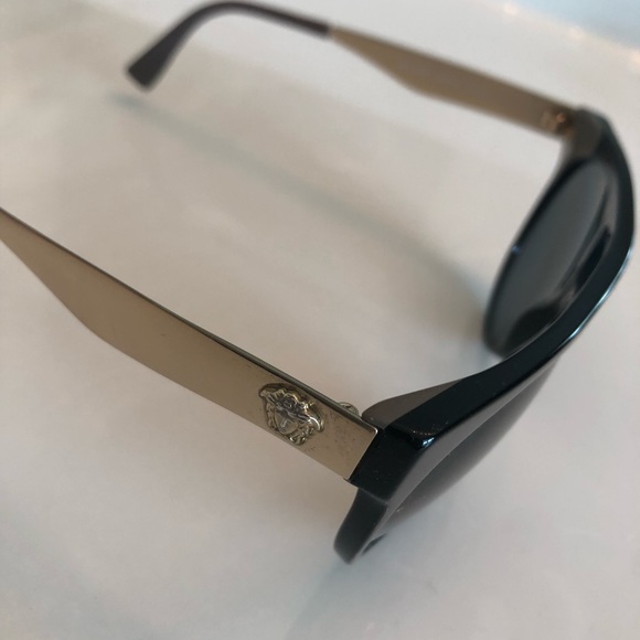 Versace Sunglasses - Picture 5 of 6